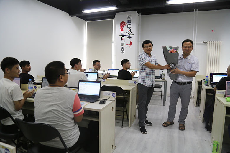 動(dòng)力節(jié)點(diǎn)只專注Java培訓(xùn)